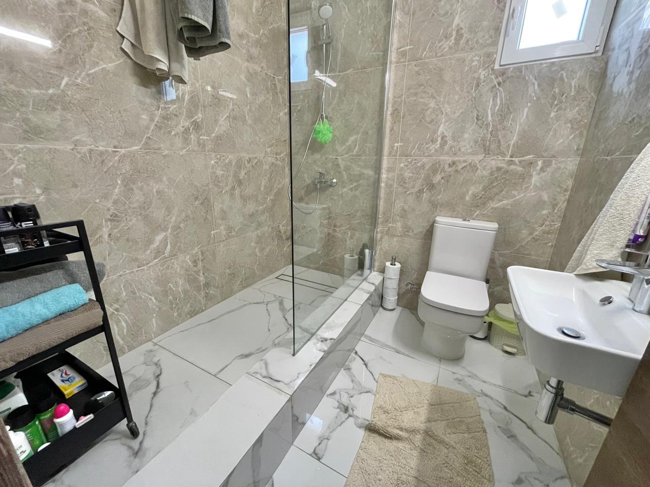Large 5-Bedroom House Kato Paphos. High investment return close to SEA — photo 24 of 25