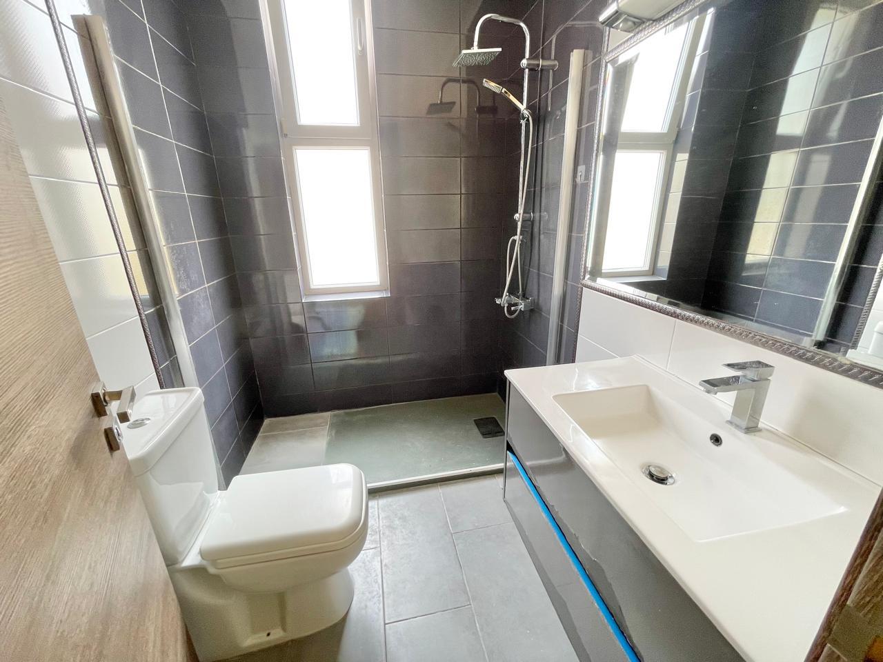 Large 5-Bedroom House Kato Paphos. High investment return close to SEA — photo 21 of 25