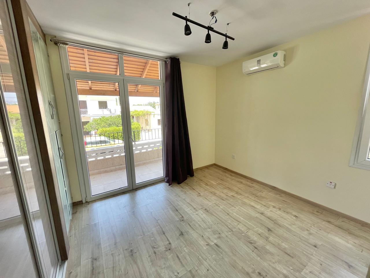 Large 5-Bedroom House Kato Paphos. High investment return close to SEA — photo 17 of 25