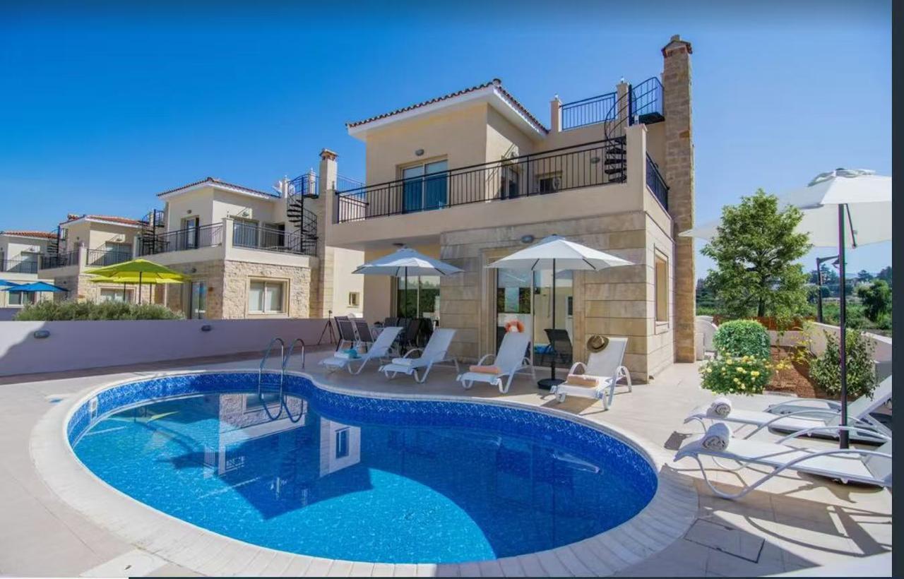 3-Bedroom Villa with Private Pool — Polis