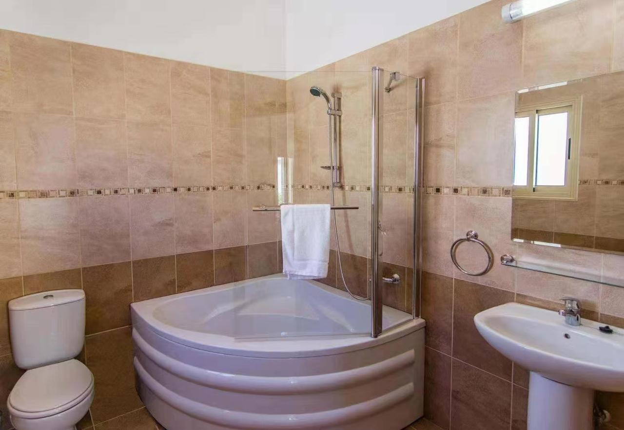 3-Bedroom Villa with Private Pool — photo 11 of 13