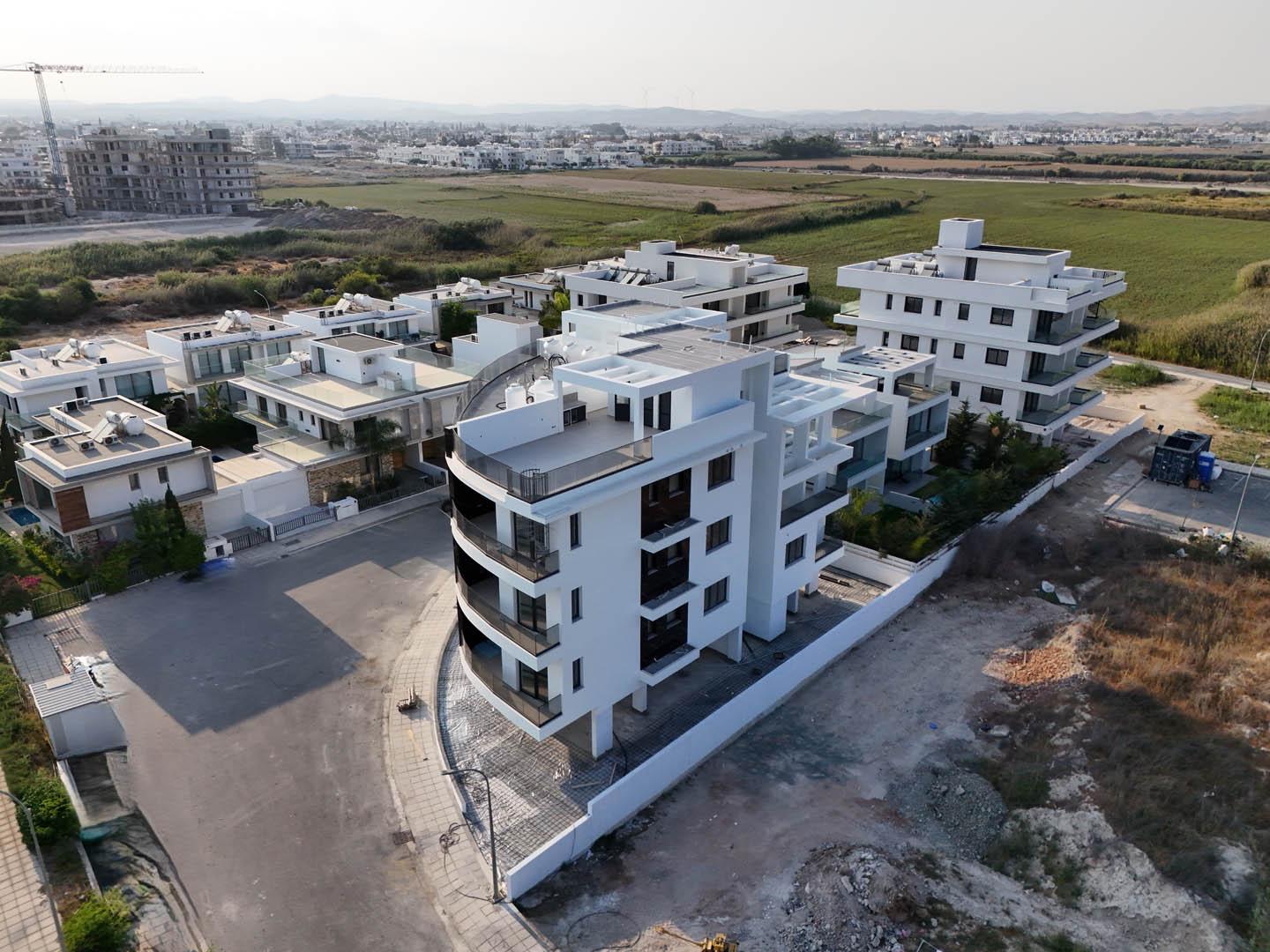 2-bedroom apartments, a few meters from the sea — photo 12 of 23