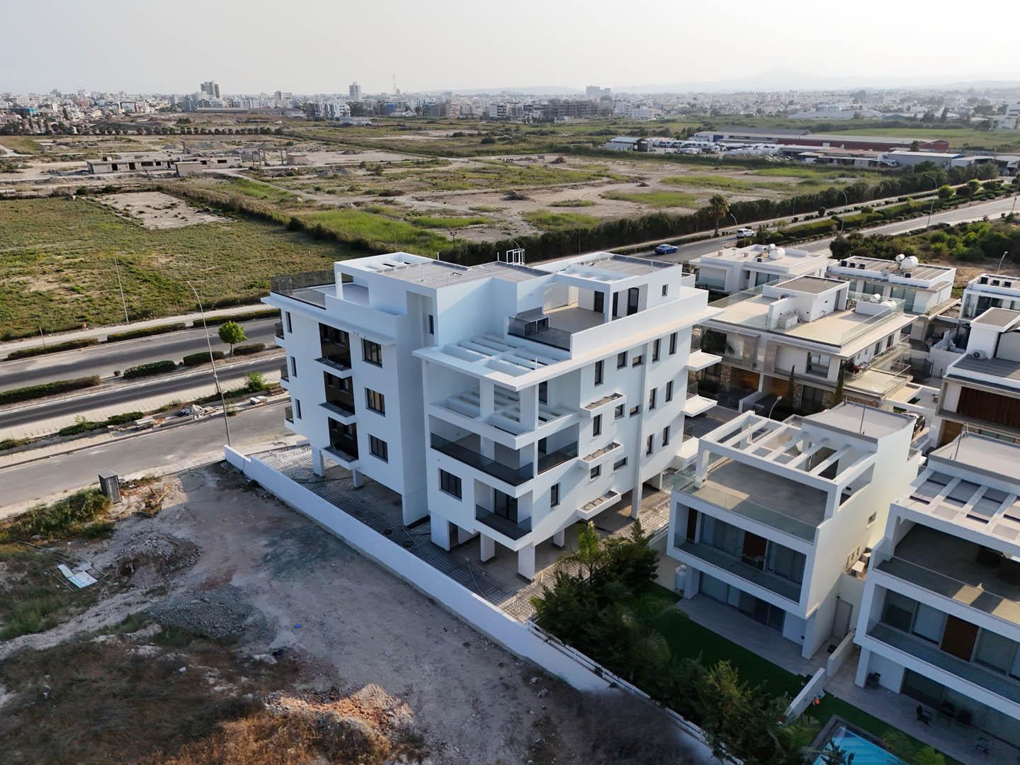 2-bedroom apartments, a few meters from the sea — photo 14 of 23
