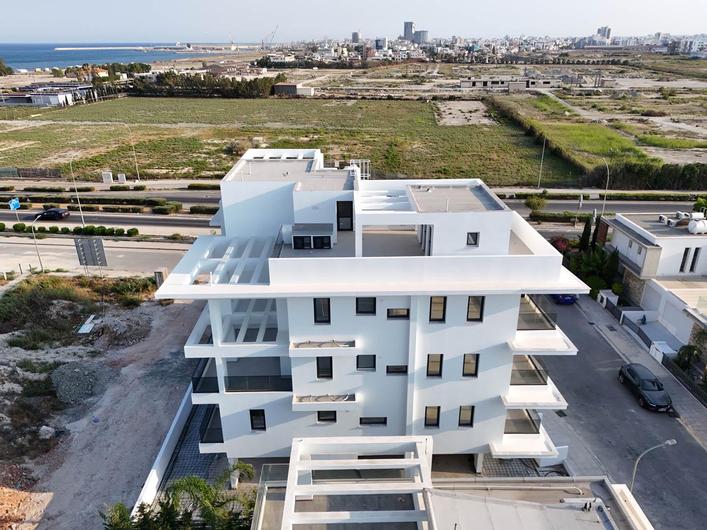 2-bedroom apartments, a few meters from the sea — photo 16 of 23