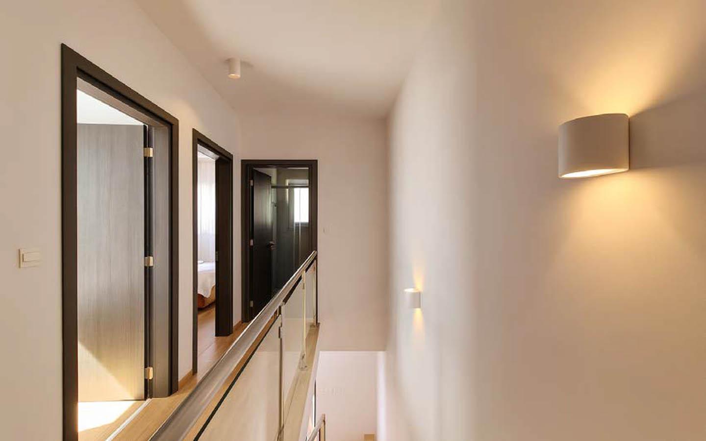 Luxury Villa — Light, Sea and Contemporary Architecture — photo 11 of 16