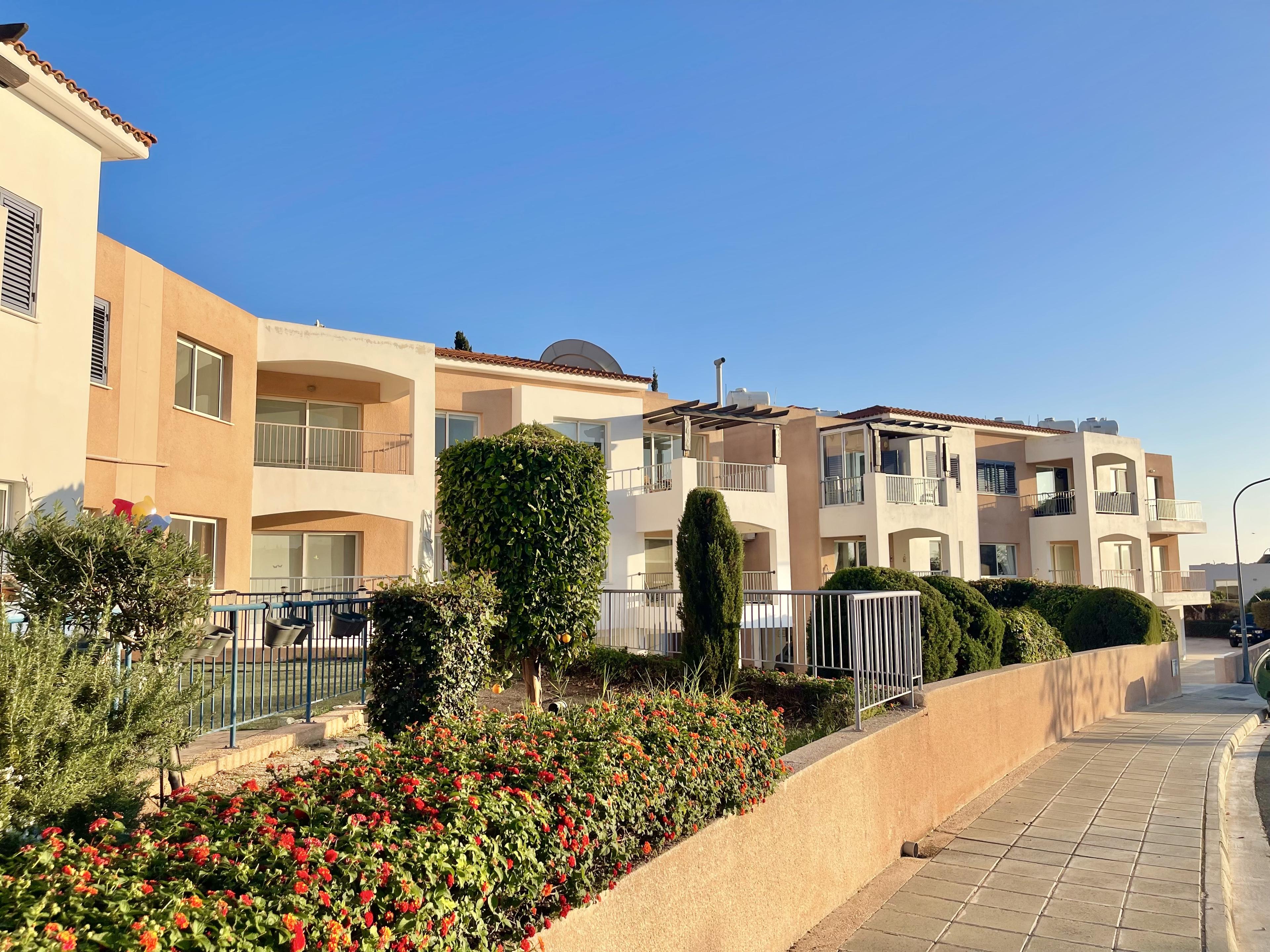 Spacious Two-Bedroom Apartment with open views Peyia — photo 7 of 16