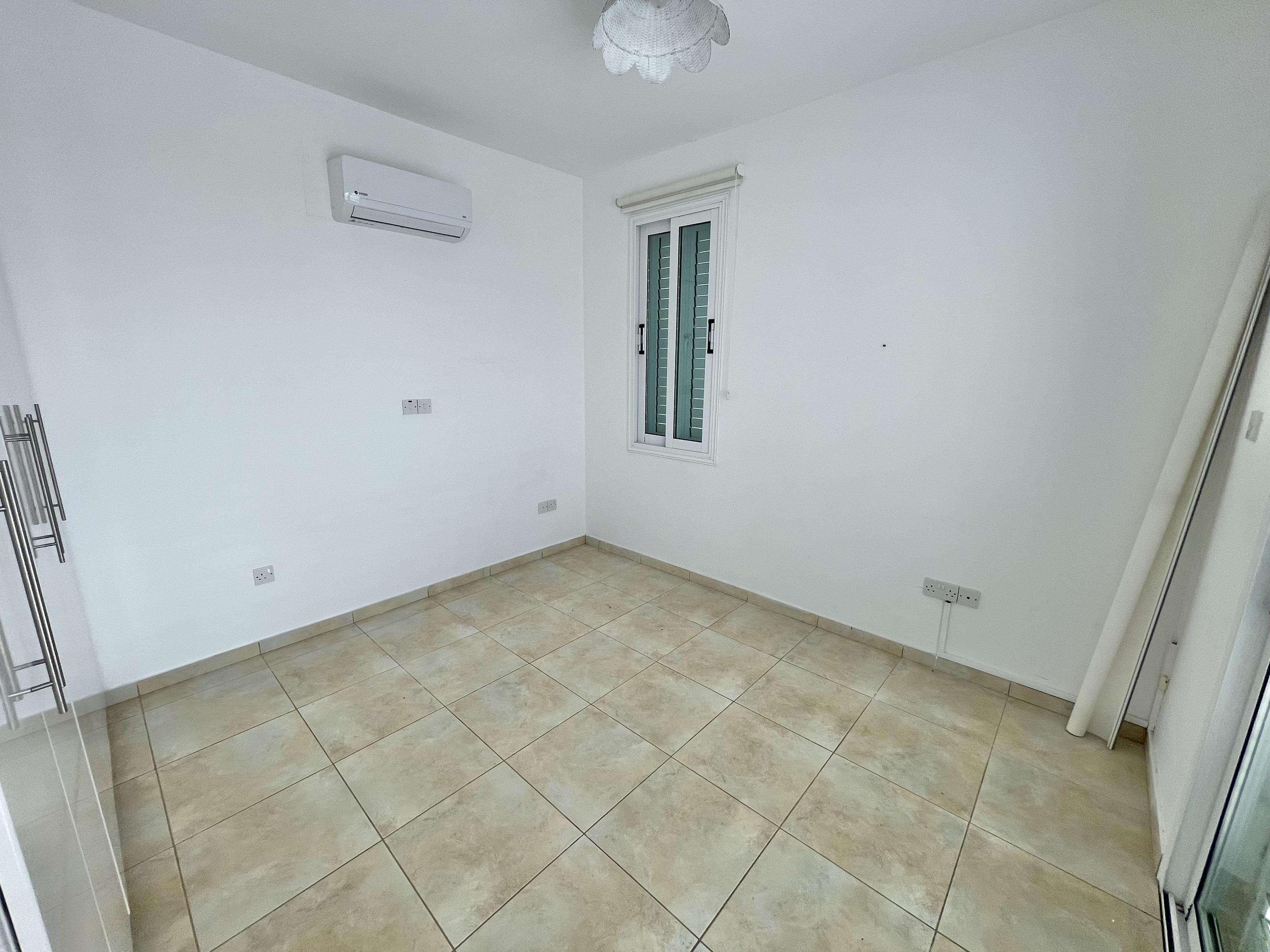 Spacious three bedroom villa very close to sea and beaches — photo 9 of 15