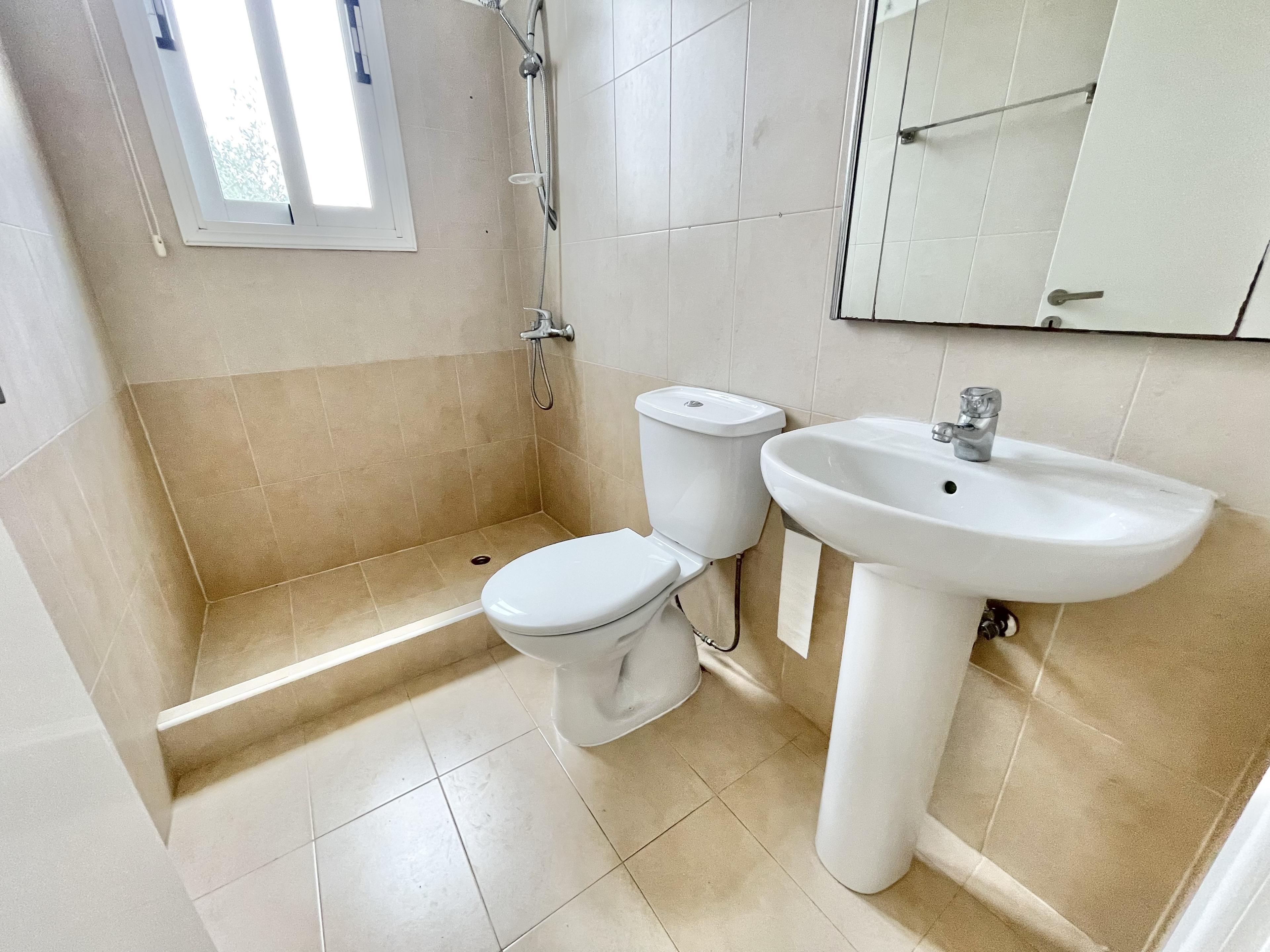 Spacious three bedroom villa very close to sea and beaches — photo 12 of 15