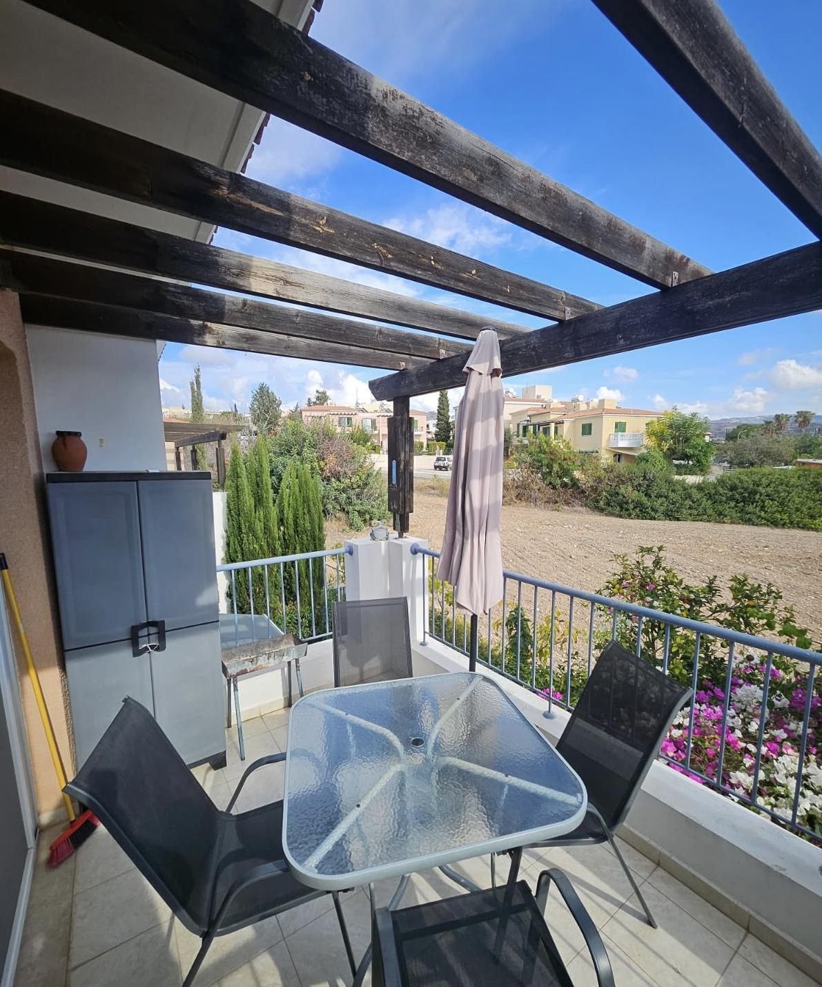 Spacious Two-Bedroom Apartment with open views Peyia — photo 10 of 16