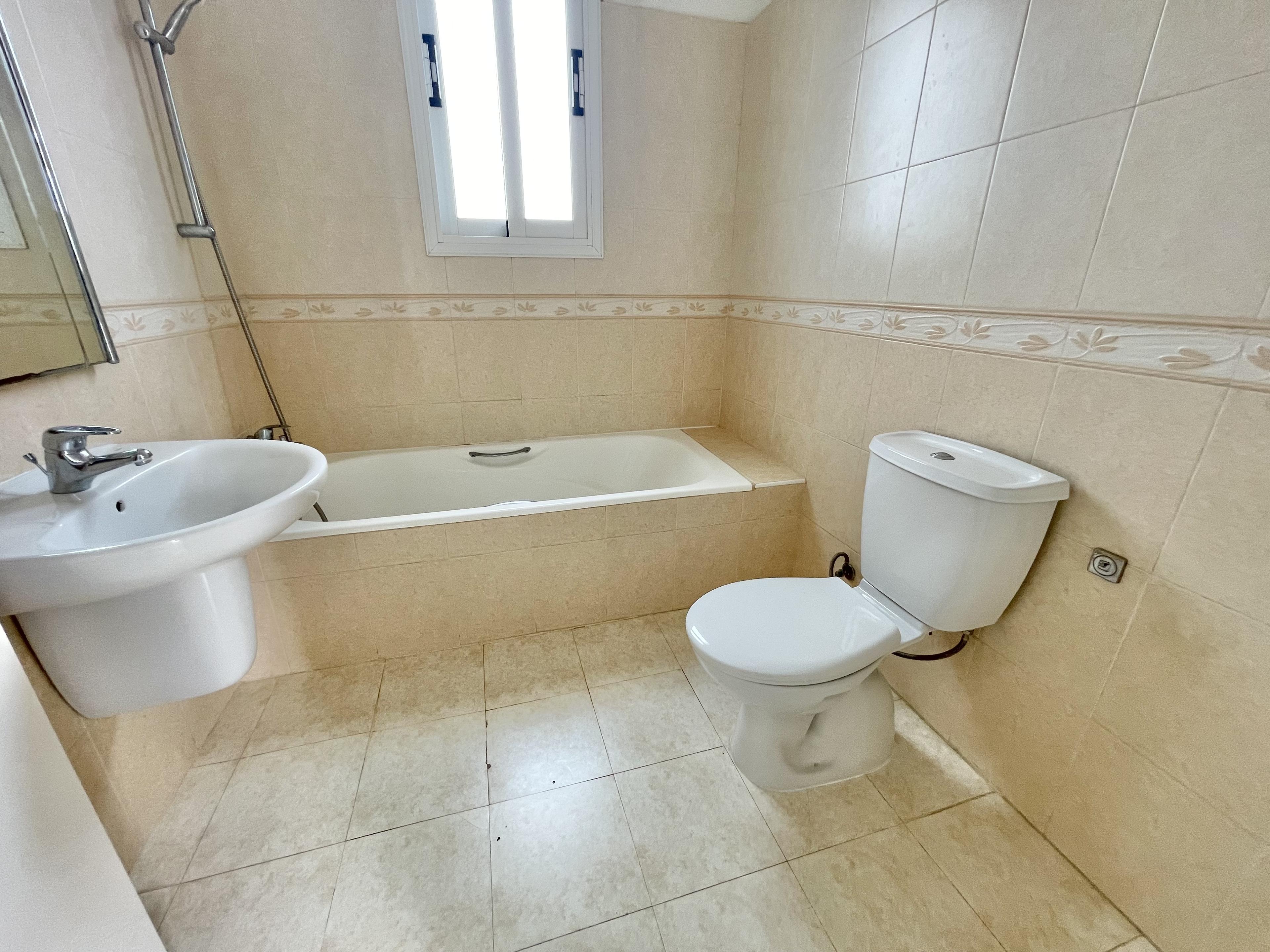 Spacious three bedroom villa very close to sea and beaches — photo 8 of 15