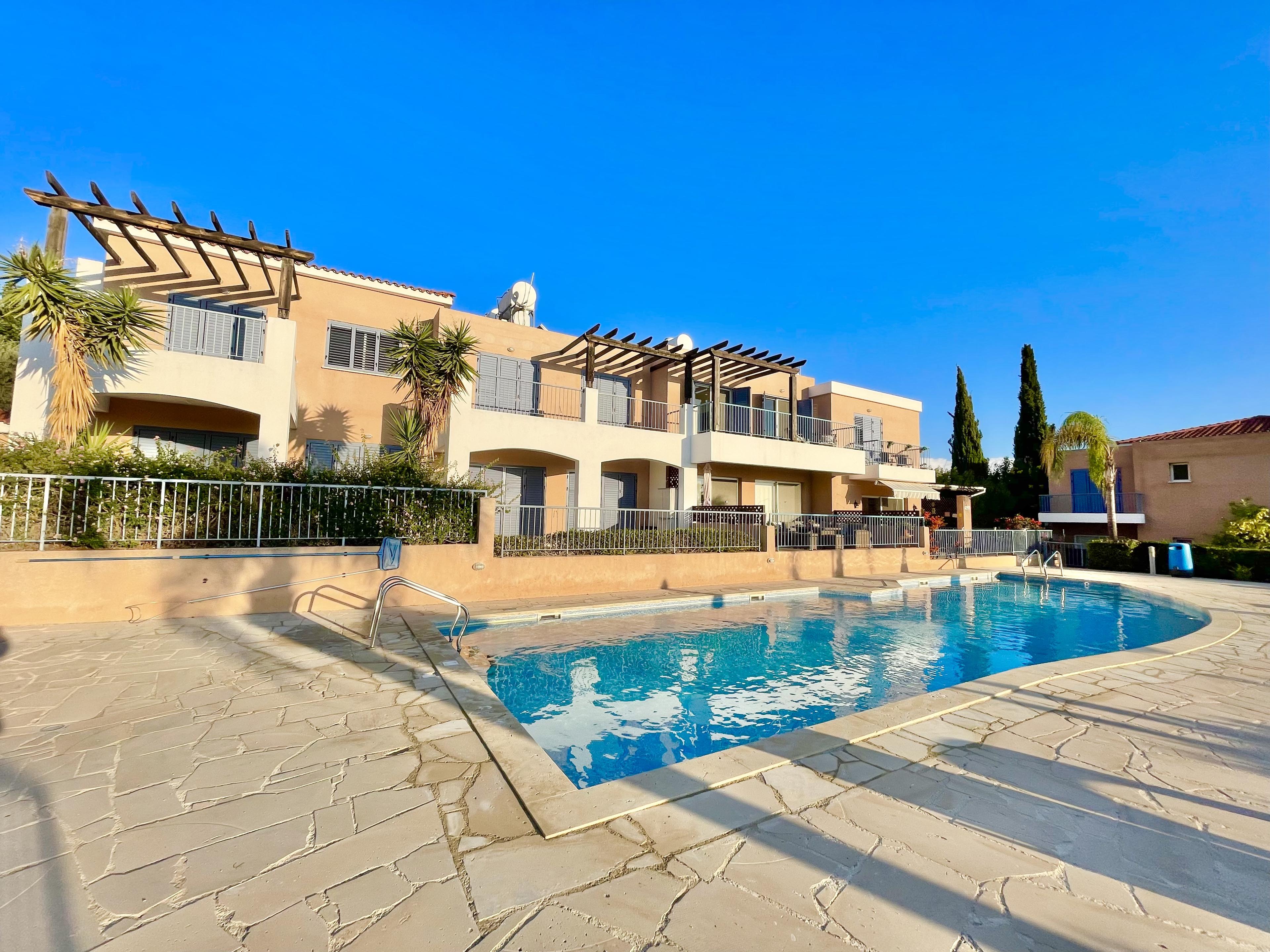 Spacious Two-Bedroom Apartment with open views Peyia — Paphos