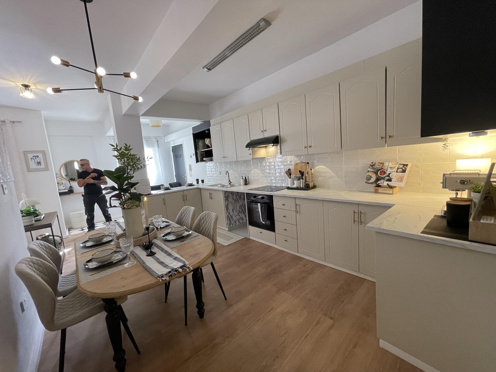 Elegant Two-bedroom apartment with rich tones and textures — Paphos