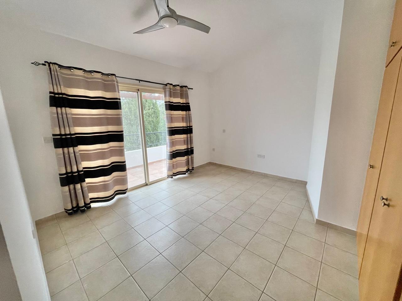 2-Bedroom Apartment with a Stunning Sea-View Roof Terrace — photo 9 of 14