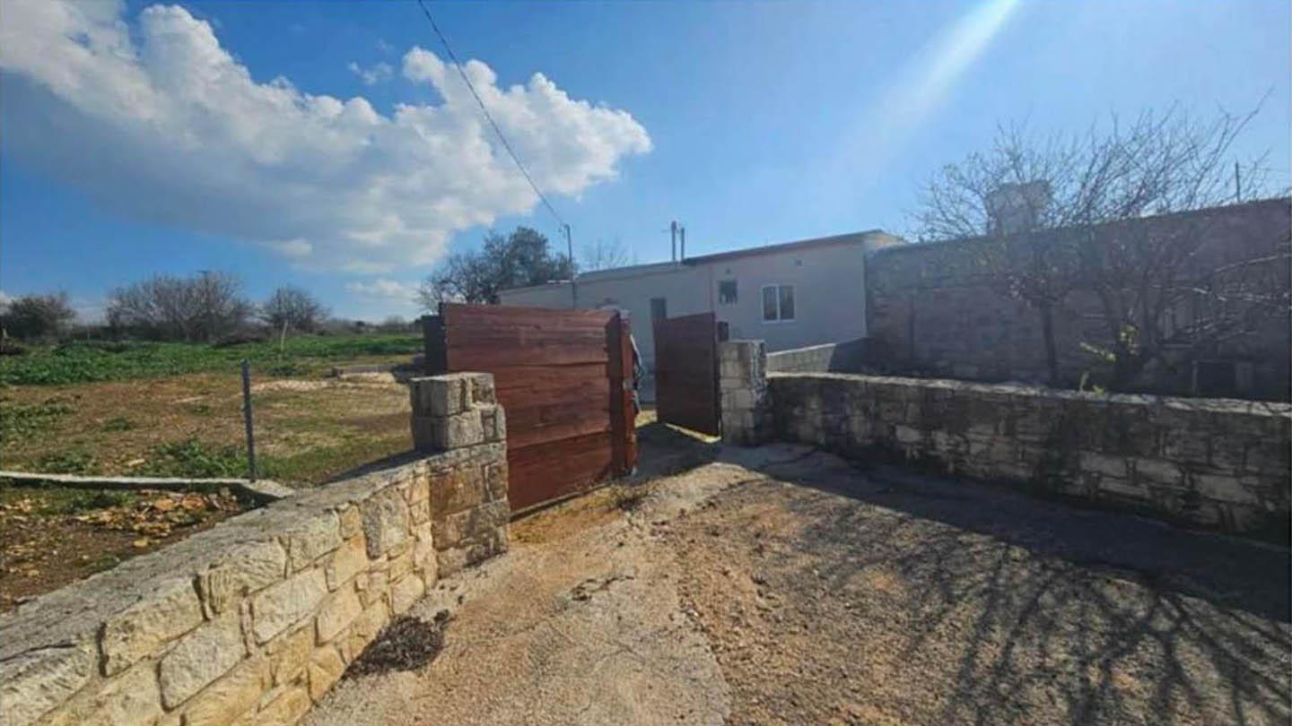 2-bedroom bungalow with a vast 3,300 m2 plot — Paphos