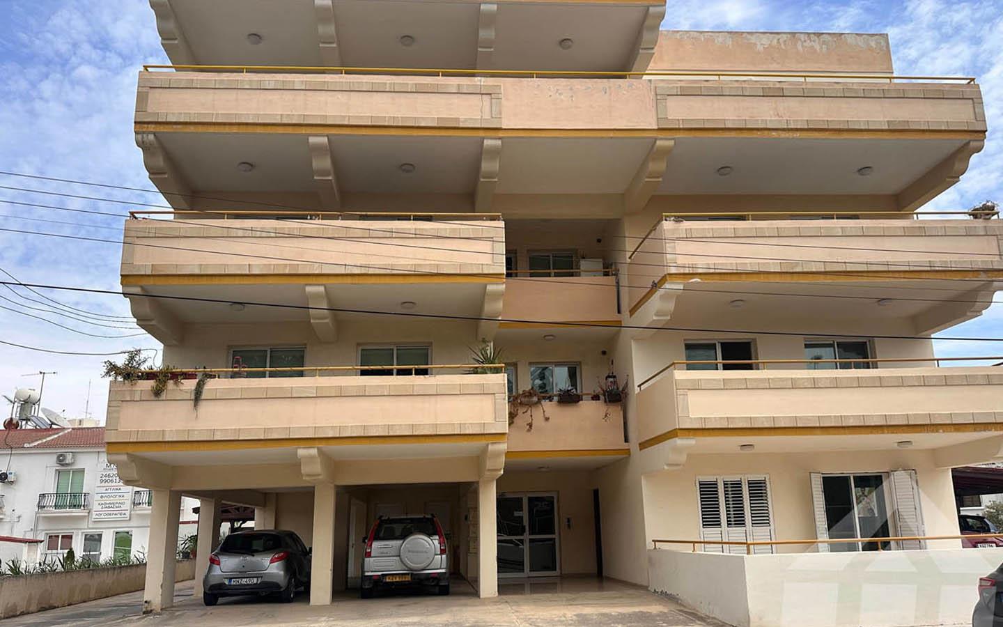 3-Bedroom Apartment with a Spacious Balcony and Views of Green Surroundings — Larnaca