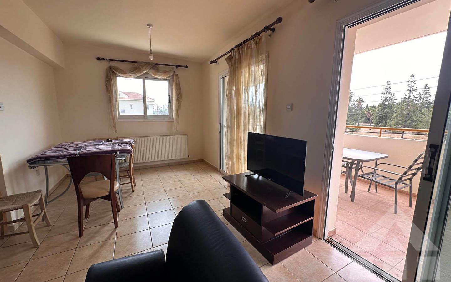 3-Bedroom Apartment with a Spacious Balcony and Views of Green Surroundings — photo 4
