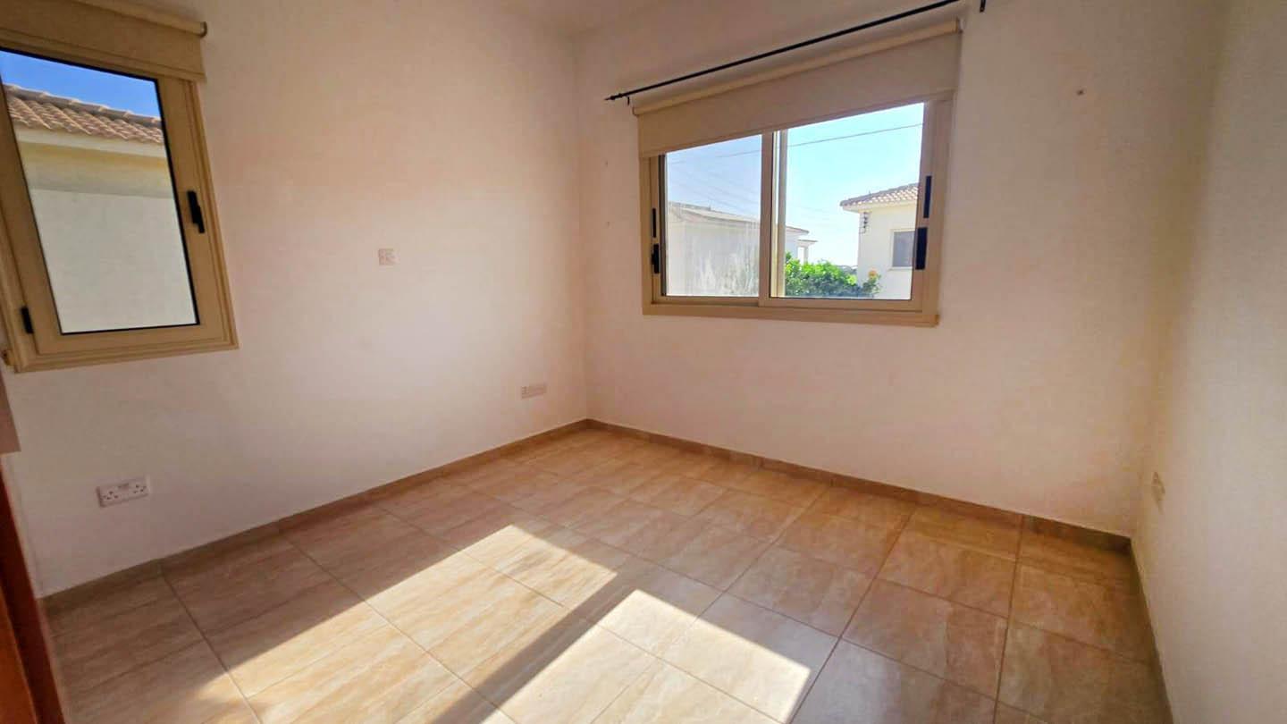 3 bedroom Villa with Pool and Sea View Just Steps from the Beach — photo 13 of 25