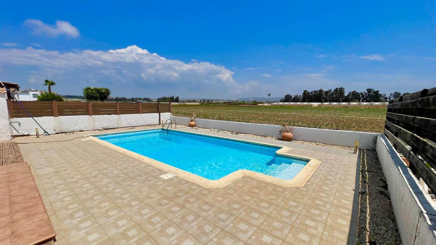 3 bedroom Villa with Pool and Sea View Just Steps from the Beach — photo 5 of 25