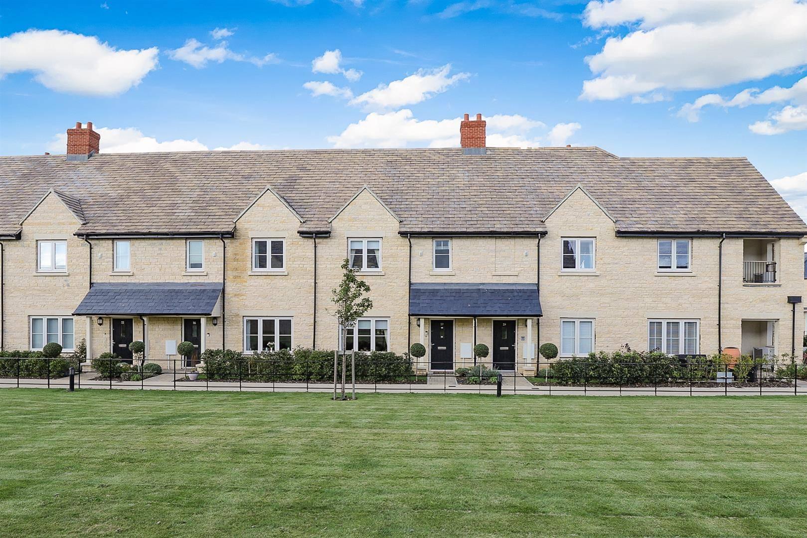 Luxury two bedroom terraced house within the Cotswold Gate development for the Over 55s — Burford