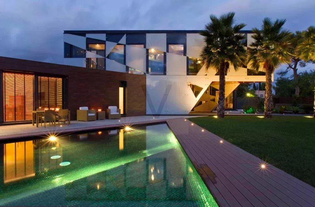 Contemporary Elegance by the Sea: Architectural Masterpiece in Sitges — photo 2
