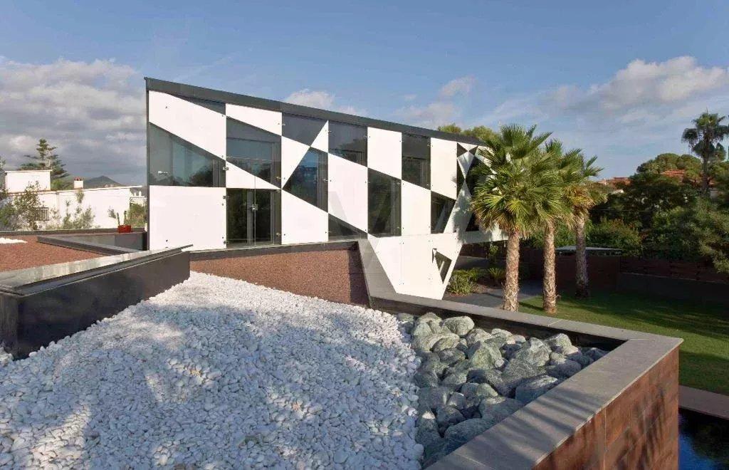 Contemporary Elegance by the Sea: Architectural Masterpiece in Sitges — photo 3
