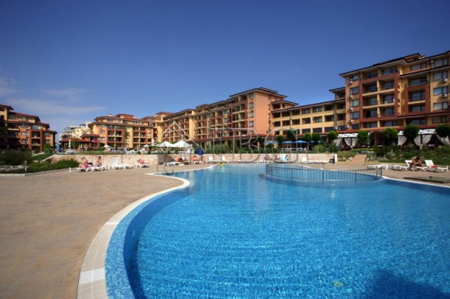 Spacious 2-Bedroom Apartment with Pool View Magic Dreams, Sveti Vlas — Sveti Vlas