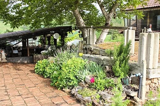 Remarkable property! 2-bedroom house with big garden not far from the sea —