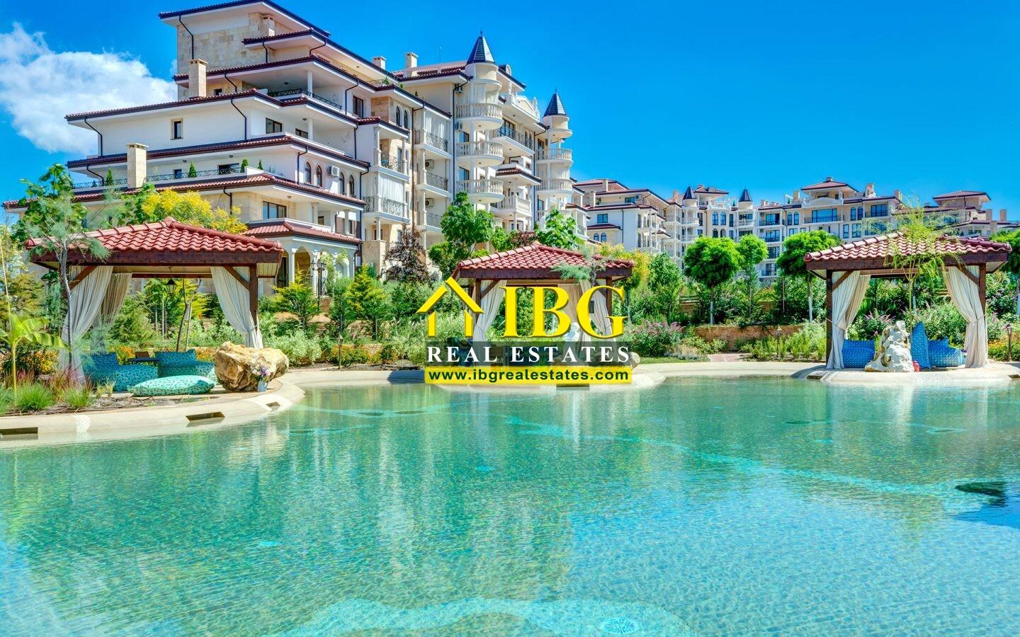Luxury 3-Bedroom Apartment in Poseidon VIP Residence, Orion Building Nessebar — Nessebar