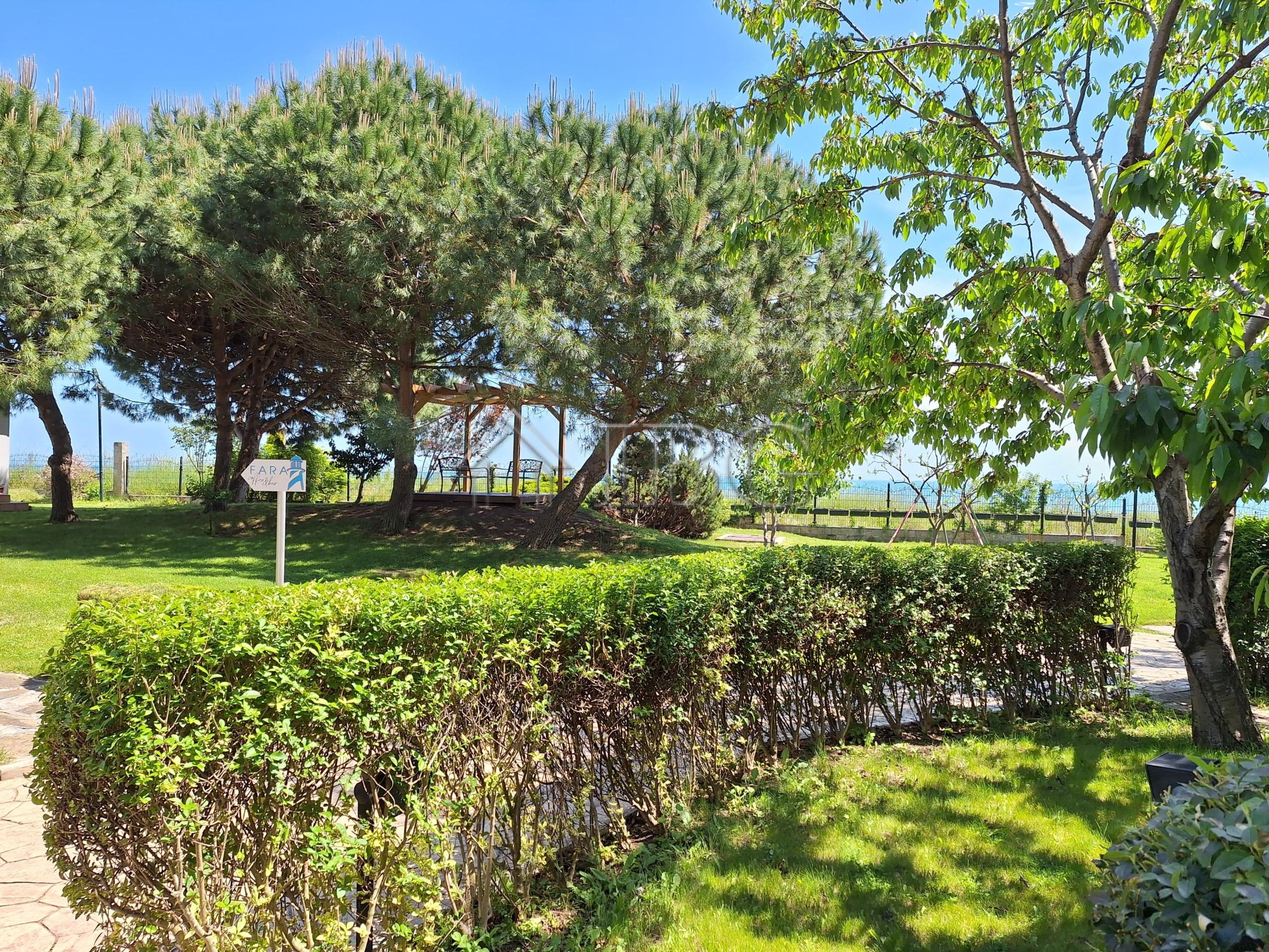 Big 2-Bedroom Apartment with own veranda - Park and Sea Views Marina Cape, Aheloy Beachfront Complex — Aheloy