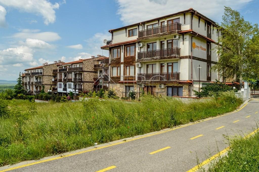 Two-Bedroom Apartment for Sale in Sunny House Complex, Kosharitsa — Cholakova Cheshma