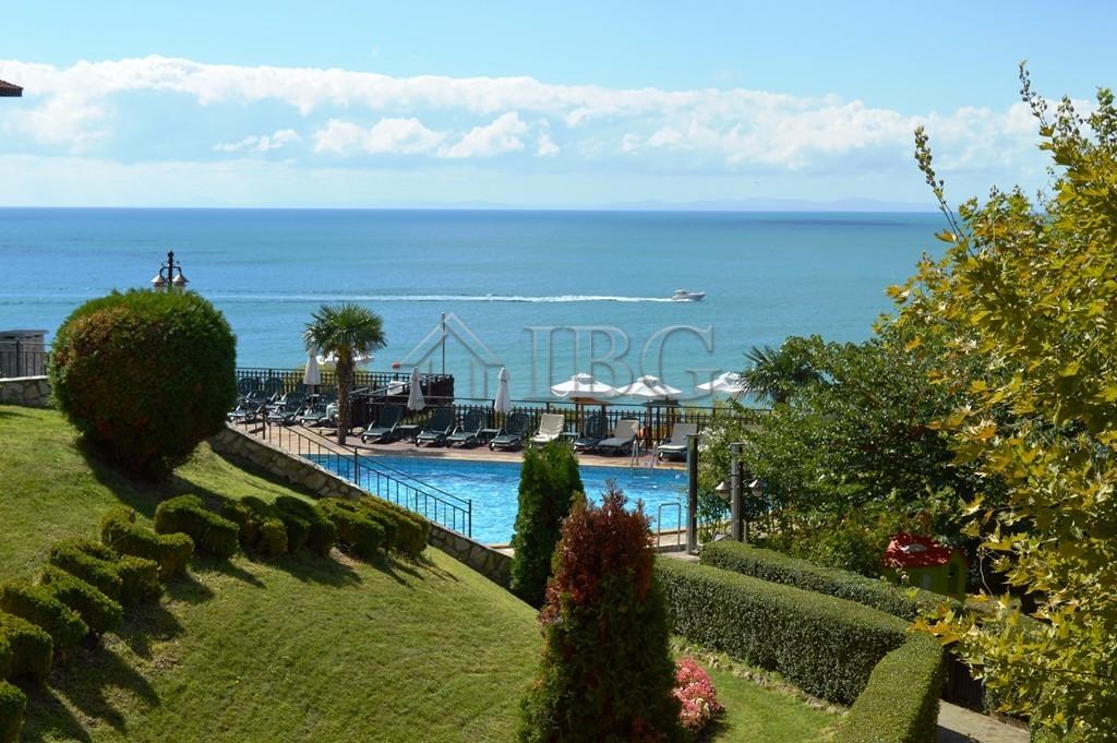 Sea view 1-Bedroom Apartment with direct access to a Beautiful park, Manastira 2, Sveti Vlas — Sveti Vlas