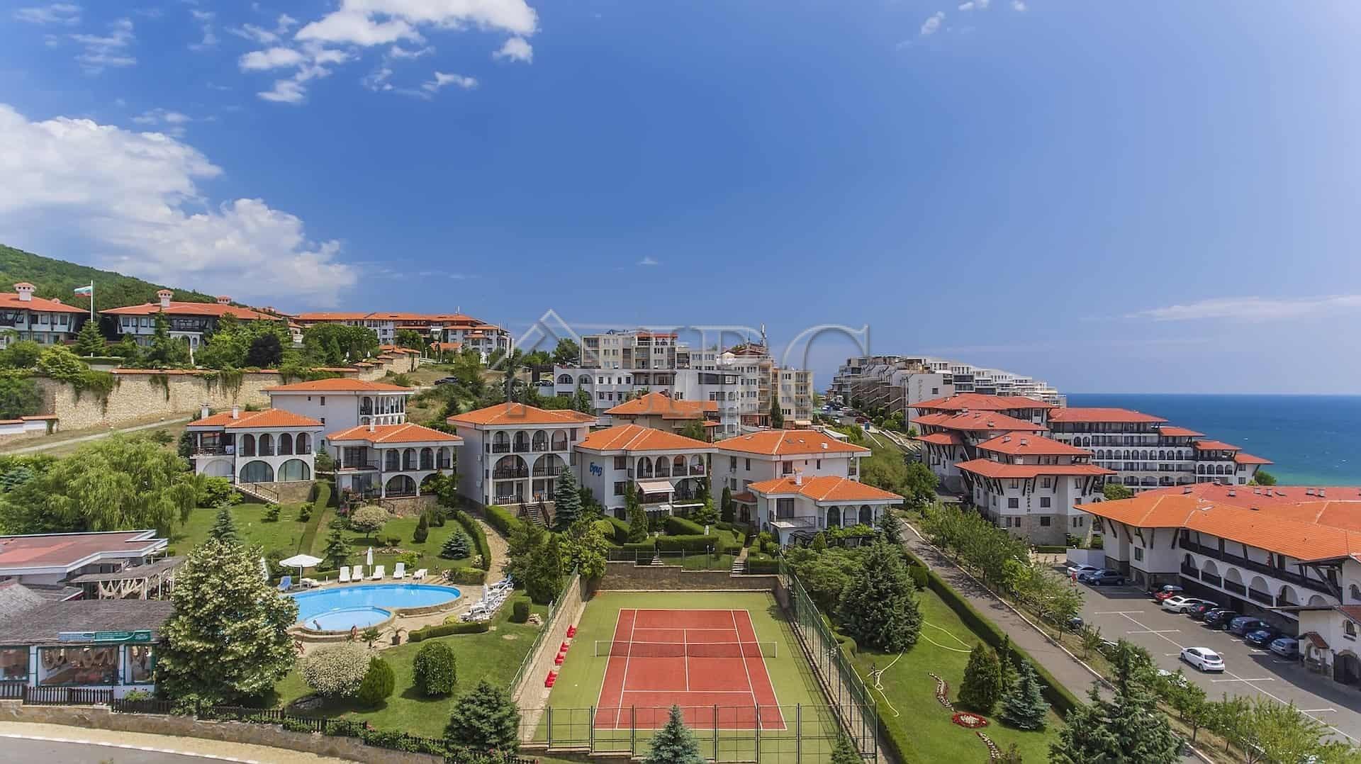 Sea view 2-Bedroom Apartment direct access to the garden and large balcony, Complex Breeze, Sveti Vlas — Sveti Vlas