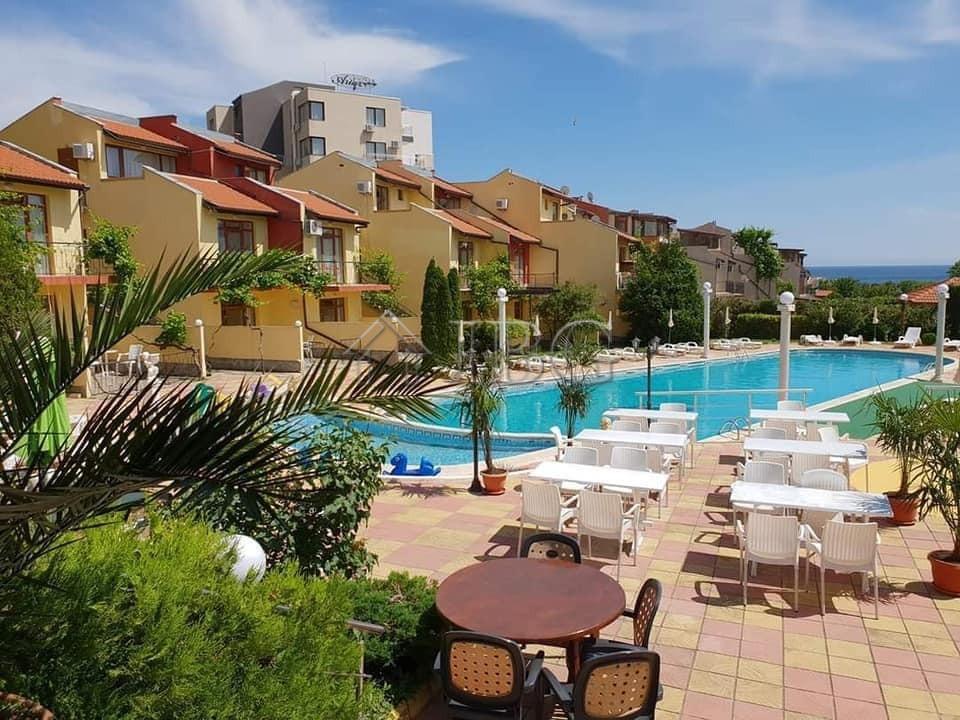 Furnished 1-Bedroom Apartment with Pool View Yalta, Sveti Vlas — 8240 Sveti Vlas
