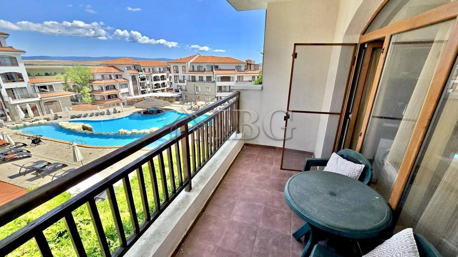Furnished 1-Bedroom Apartment with Pool View in The Vineyards Resort & SPA, Aheloy — Kableshkovo
