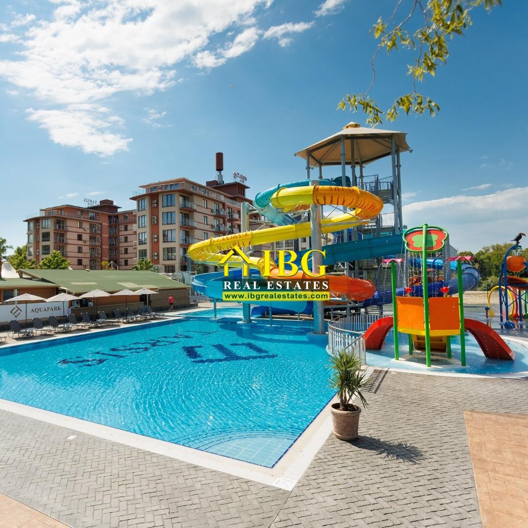 Exclusive! Spacious Studio with Large English Courtyard Tarsis 3, Sunny Beach — Sunny Beach