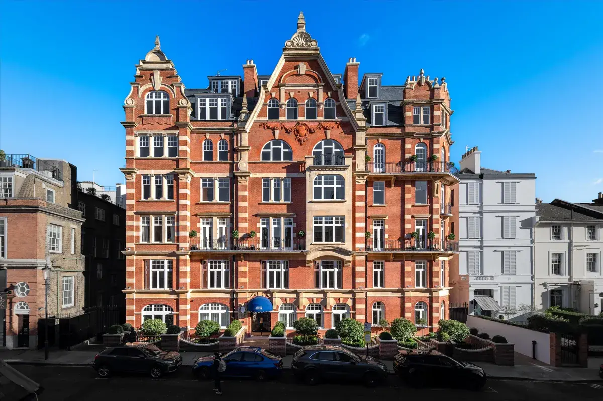 2 Bedroom Apartment for Sale in Kensington Allen House — Kensington