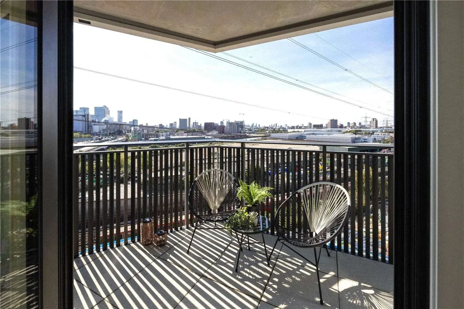 3 Bedroom Apartment for Sale in Canning Town London Cerulean Quarter — Canning