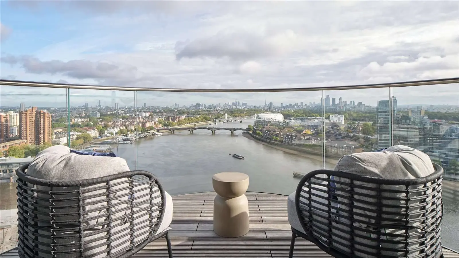 Luxury 4 Bedroom Apartment for Sale in Chelsea Tower West — Chelsea