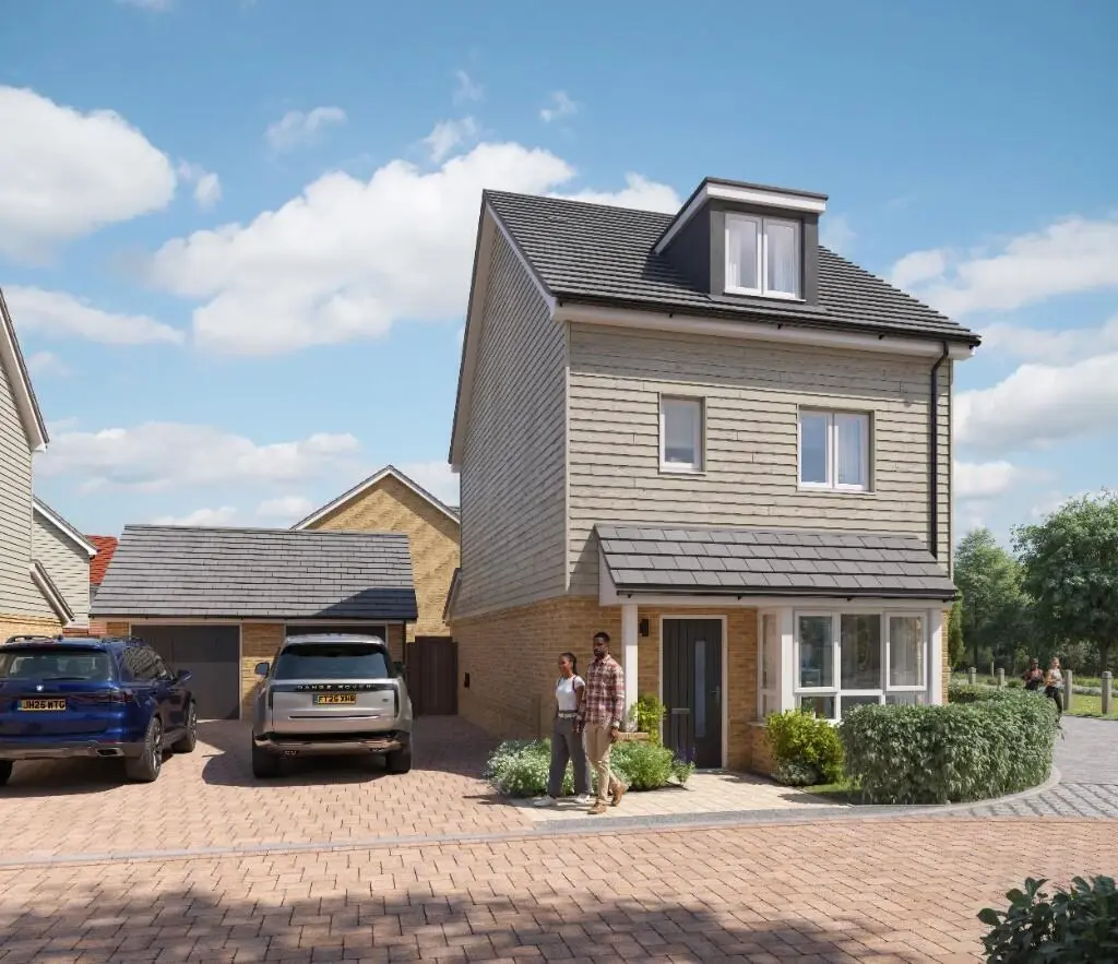 4 Bedroom Semi-Detached House for Sale in Milton Keynes MK16 - Eastbrook Village — Eastbrook Village