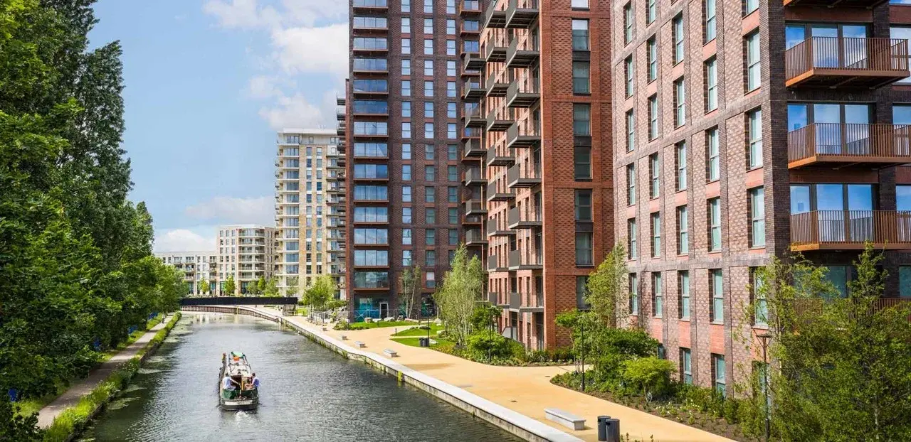 2 Bedroom Apartment for Sale Wembley London Grand Union — Wembley