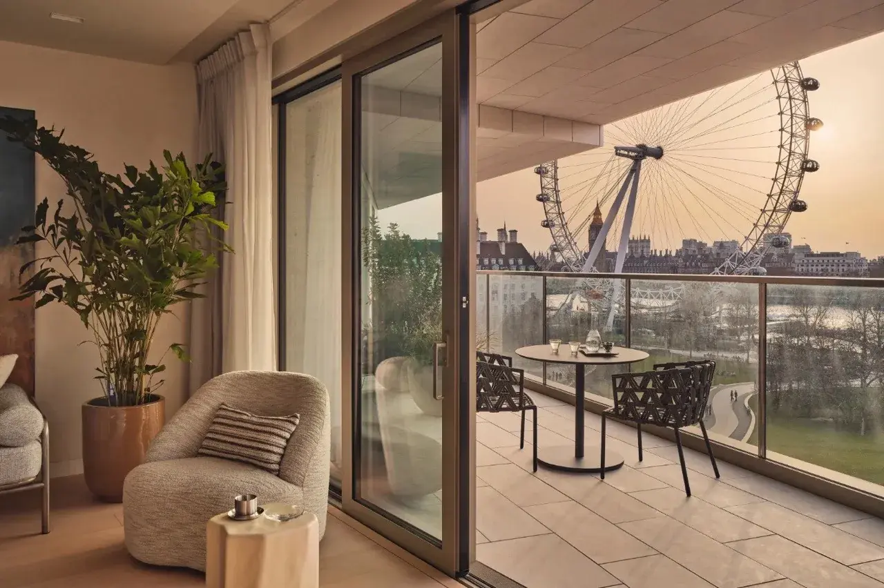 3 Bedroom Apartment for Sale in Southbank London SEVEN — Southbank