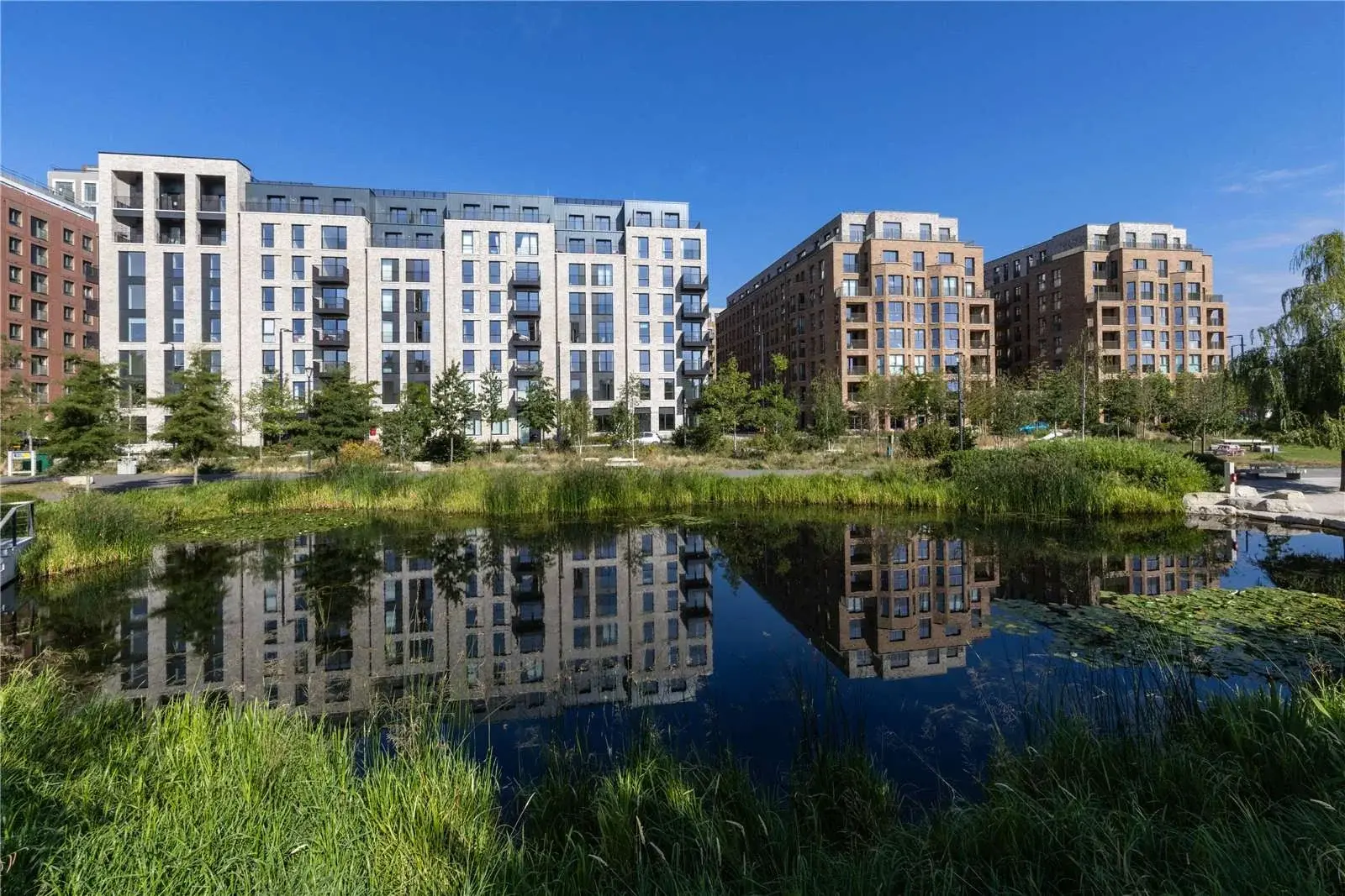 2 Bedroom Apartment for Sale in Brent Cross Town London NW2 — Brent Cross