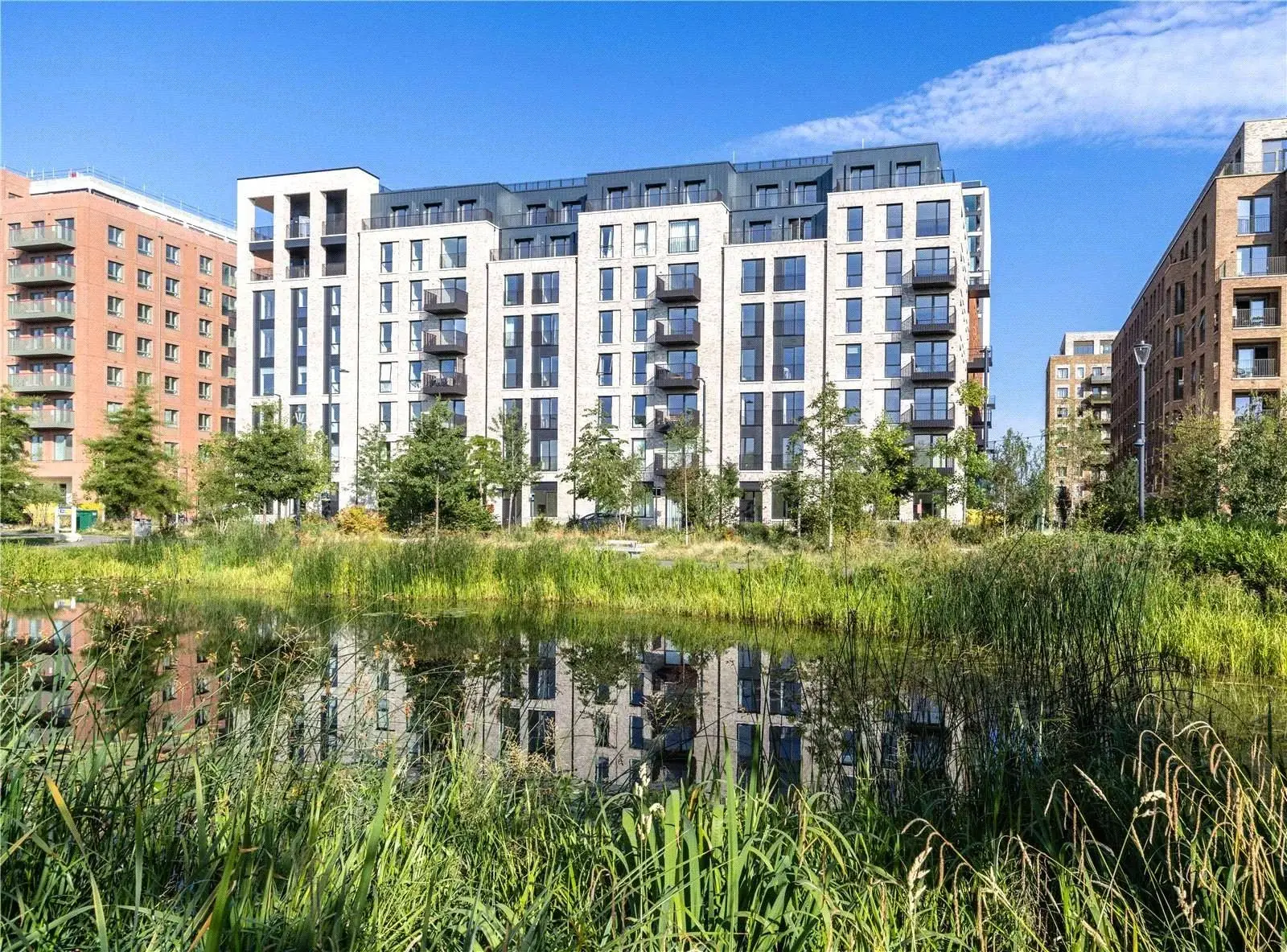 1 Bedroom Apartment for Sale in Brent Cross Town London NW2 — Brent Cross