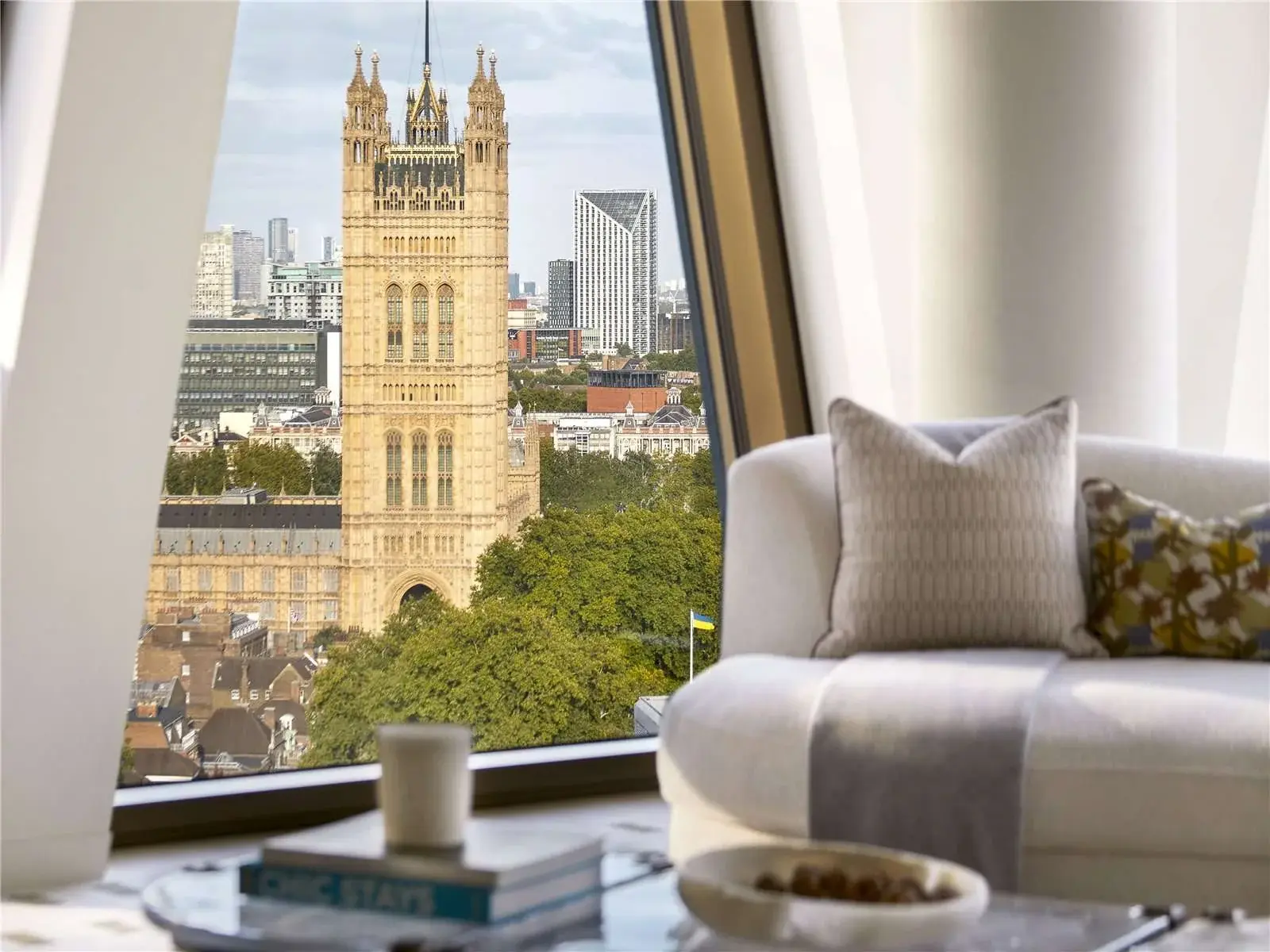 2 Bedroom Apartment for Sale in Westminster The Broadway — Westminster