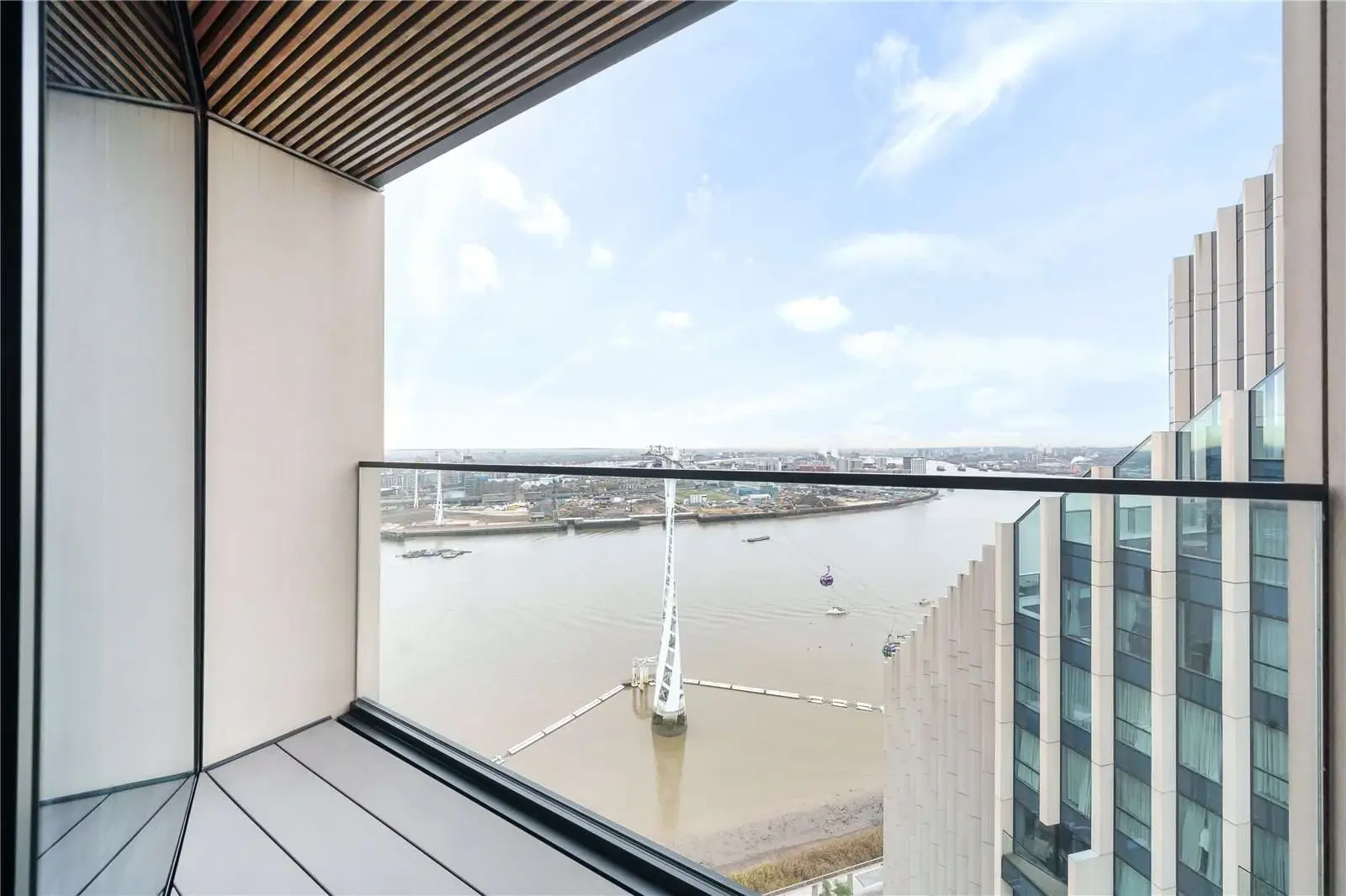 3 Bedroom Apartment for Sale in Greenwich Peninsula London Peninsula Riverfront — Greenwich Peninsula