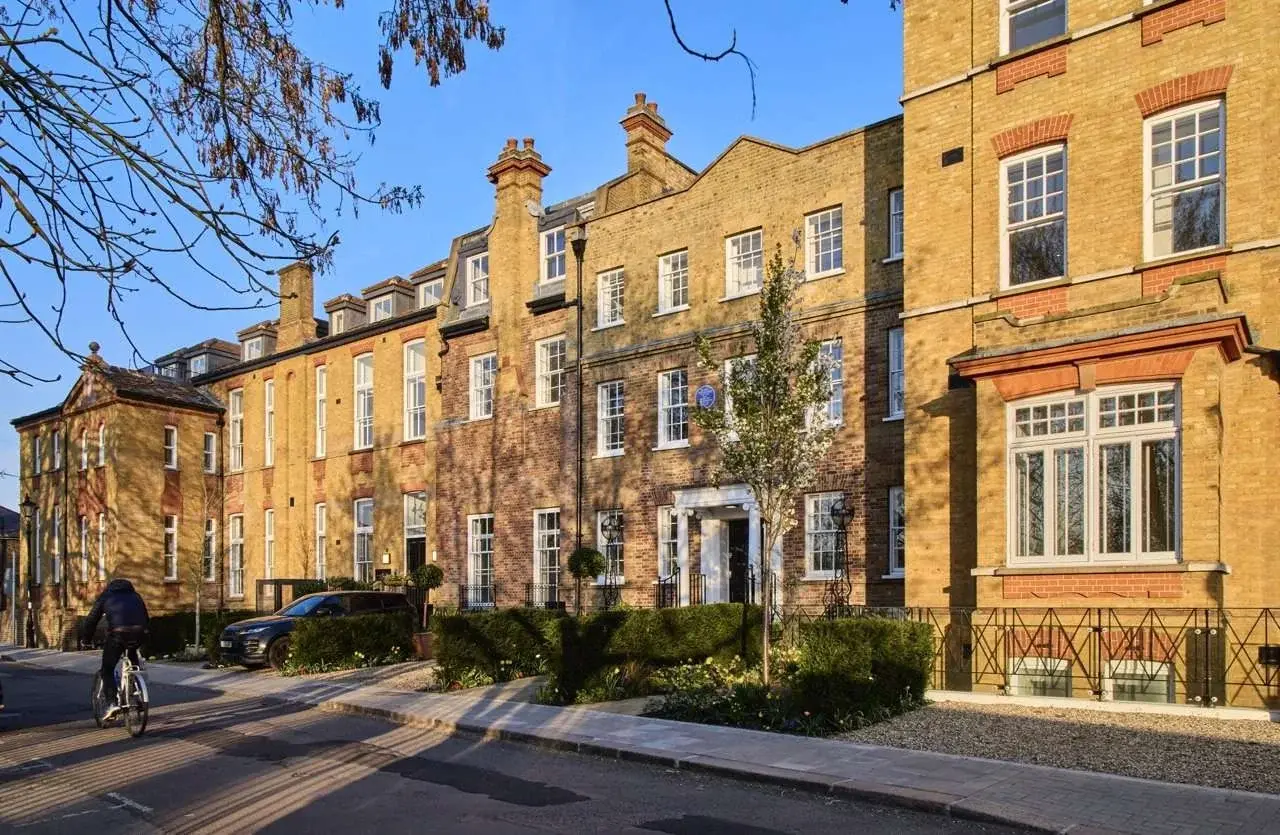1 Bedroom Apartment for Sale in Richmond Richmond Square — Richmond