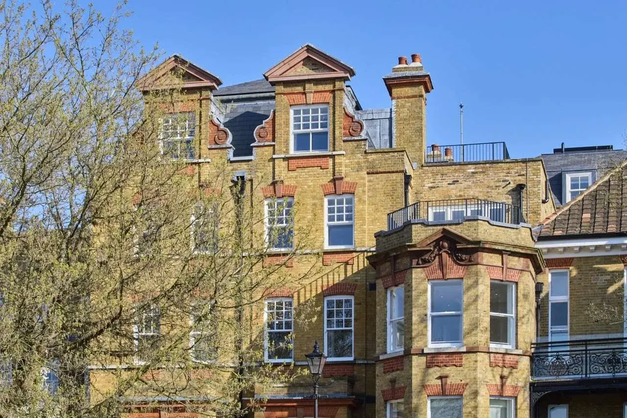 2 Bedroom Apartment for Sale in Richmond Richmond Square — Richmond