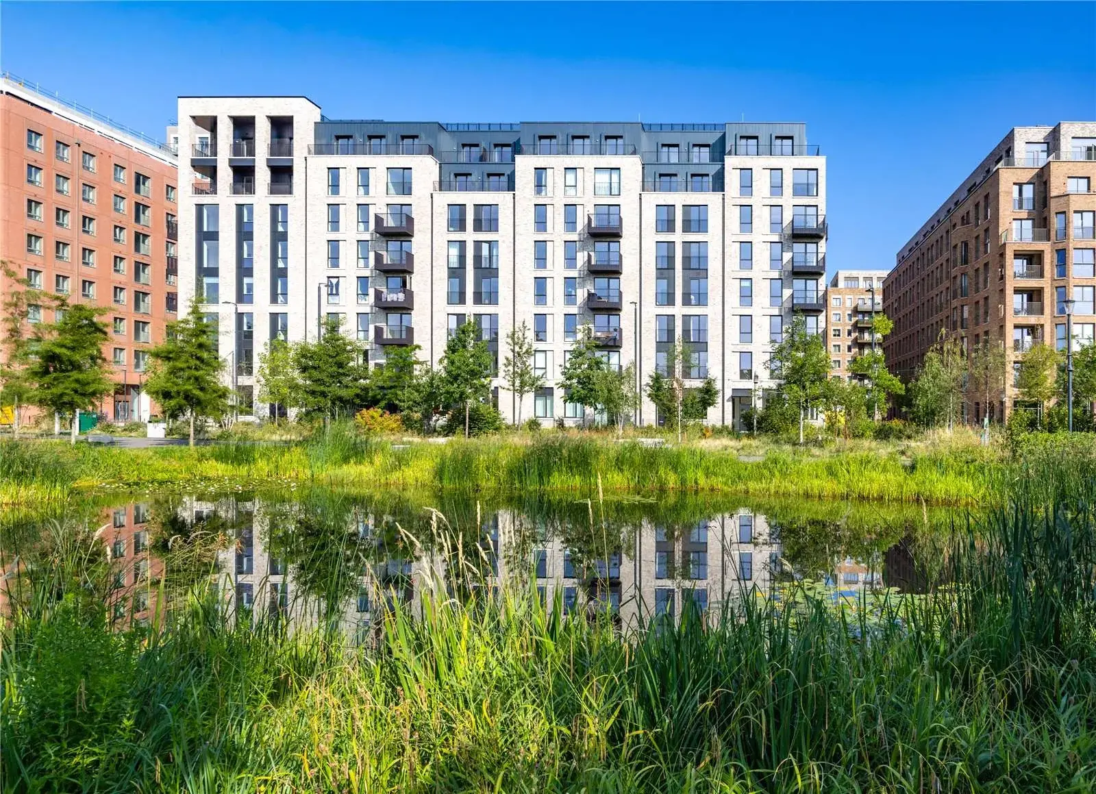 2 Bedroom Apartment for Sale in Brent Cross Town London NW2 — Brent Cross