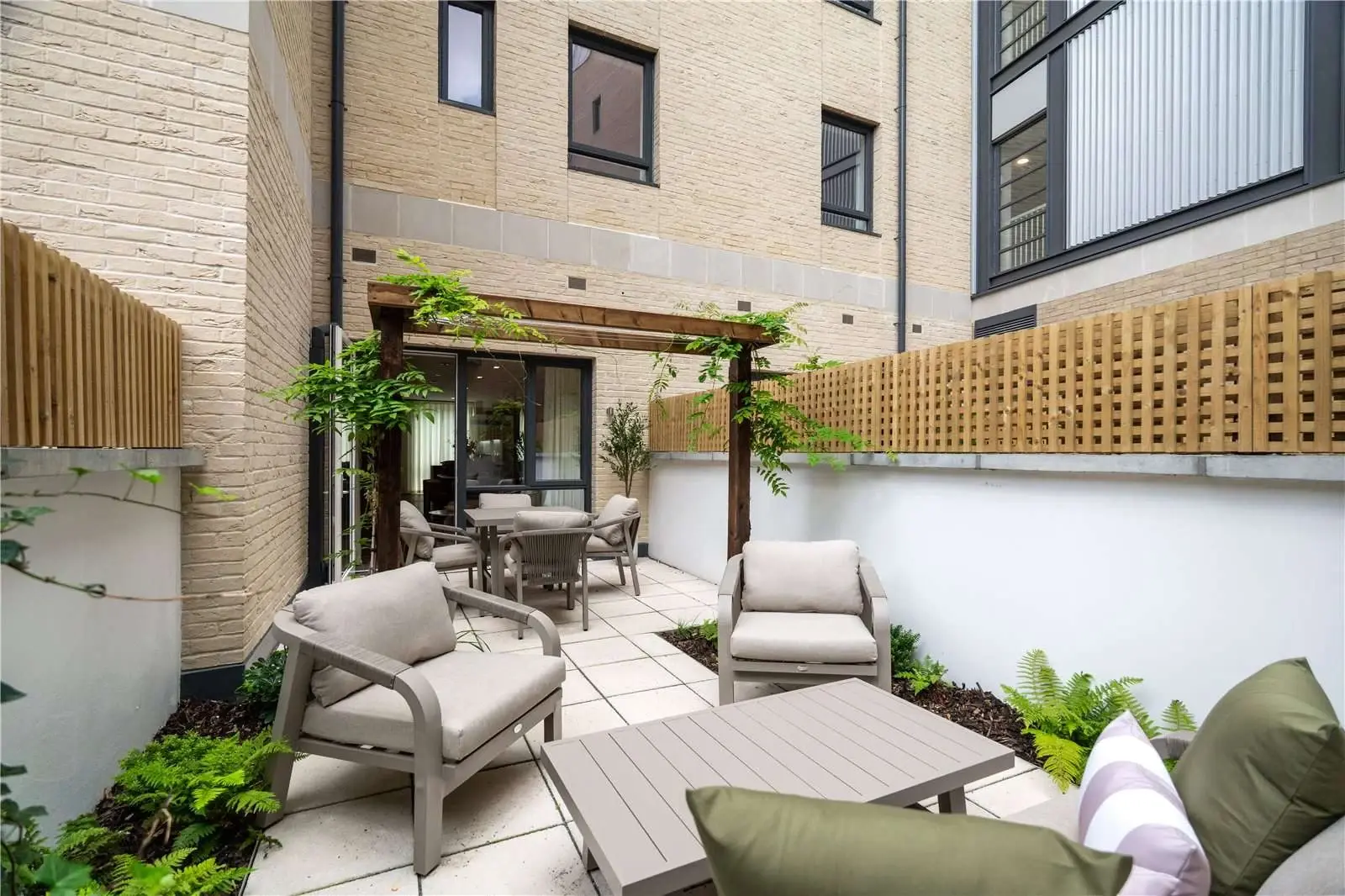 2 Bedroom Apartment for Sale in Notting Hill London The Auria Portobello Square — Notting Hill