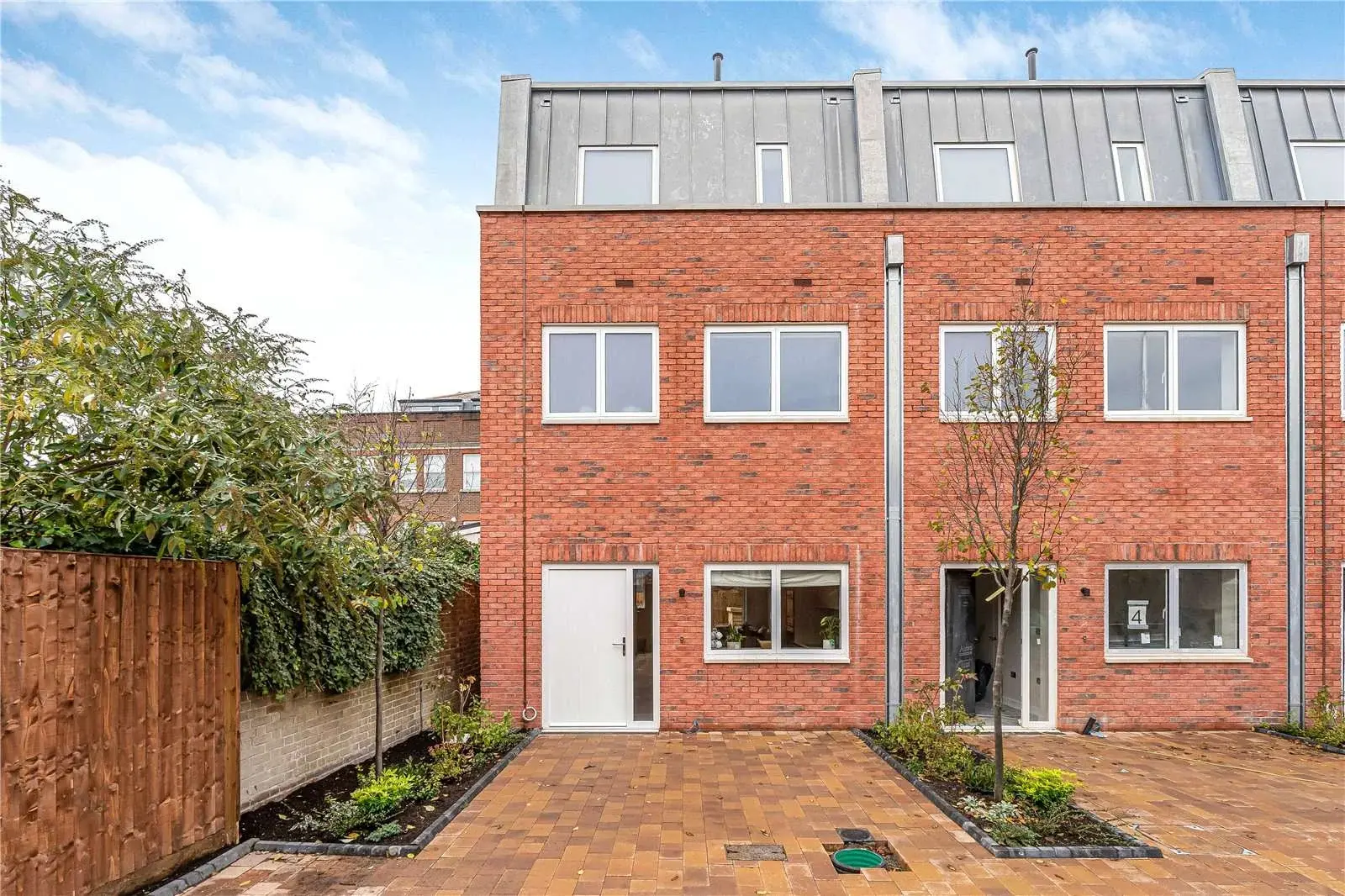 3 Bedroom House for Sale in Ealing London The Warwick — Ealing